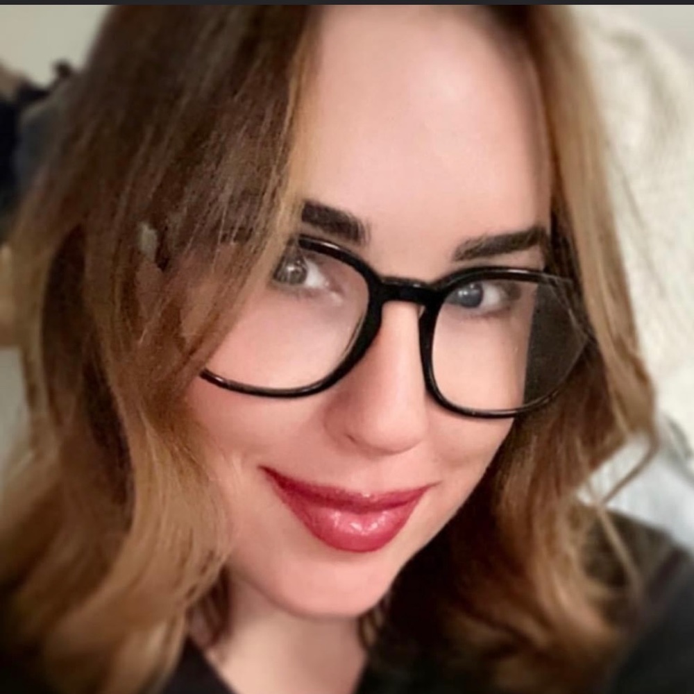 Meet your Posher, Becca